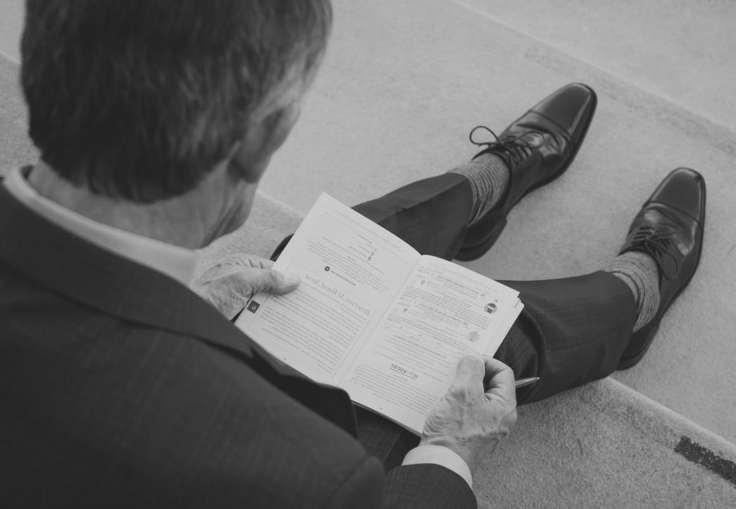 Seminar-Teilnehmer arbeiten gemeinsam an organischen Suchstrategien